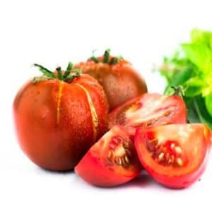 Tomate picado con aceite virgen extra y sal